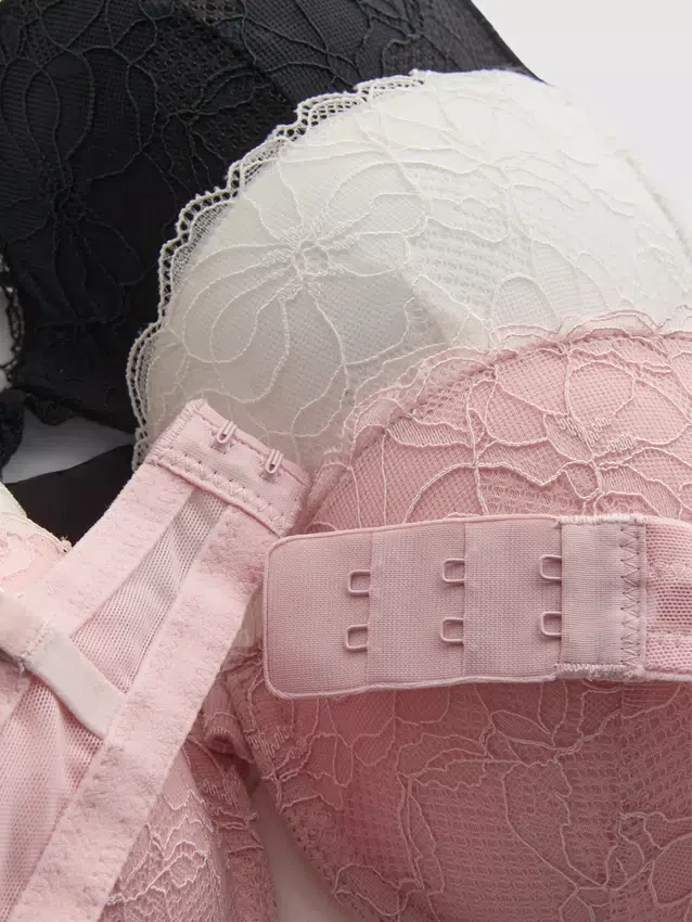 3’lü paket, baştan aşağı dantelli push-up sütyenler 3’lü paket, baştan aşağı dantelli push-up sütyenler