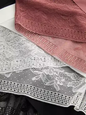 3’lü paket Brezilya dantel detaylı tangalar