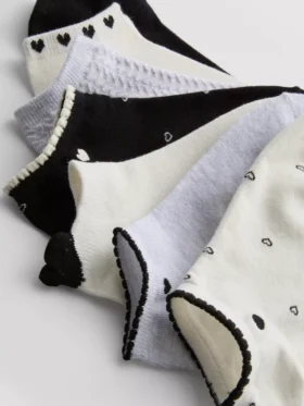 7’li paket kalp desenli sneaker çorapları