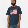 Amerikan bayraklı kısa kollu şort