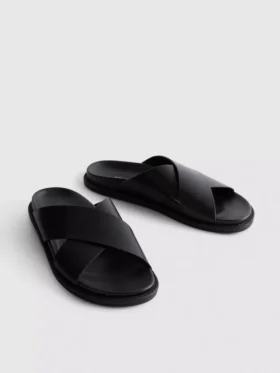 Çapraz kayışlı sandaletler