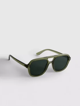Aviator tarzı güneş gözlüğü