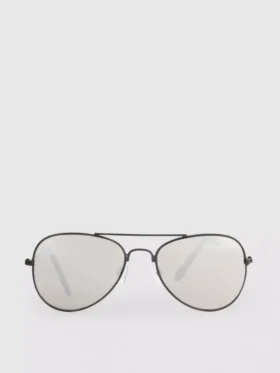 Aviator tarzı güneş gözlüğü