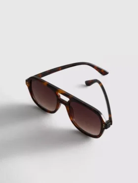 Aviator tarzı güneş gözlüğü