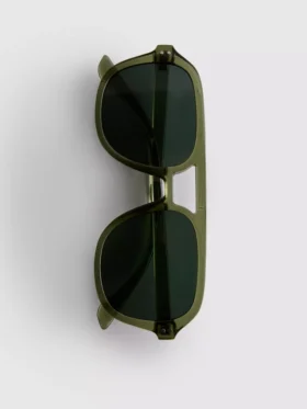 Aviator tarzı güneş gözlüğü