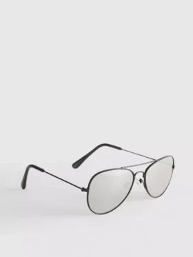 Aviator tarzı güneş gözlüğü