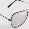 Aviator tarzı güneş gözlüğü