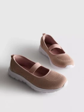 Ayakkabı giyilmeden giyilebilen balerin sneakerlar