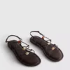 Boncuklu bantlı sandaletler