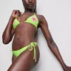 Boncuklu çiçek desenli üçgen bikini üstü Boncuklu çiçek desenli üçgen bikini üstü