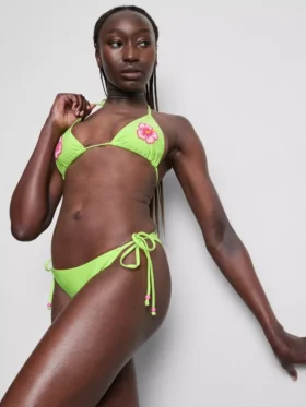 Boncuklu çiçek desenli üçgen bikini üstü