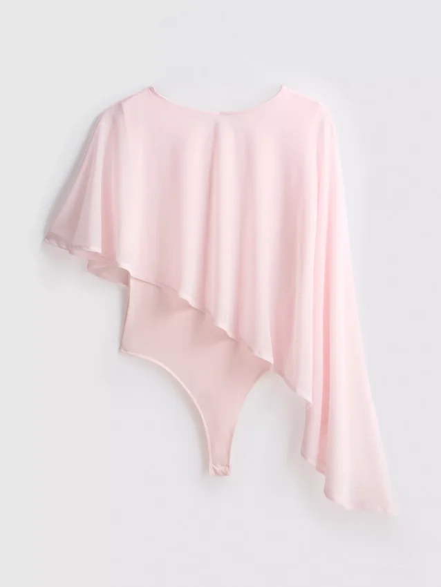 Cape üstlü bodysuit Cape üstlü bodysuit
