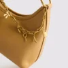 Charm detaylı omuz çantası