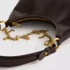 Charm detaylı omuz çantası