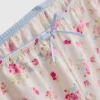 Dar kesim askılı bluz ve şortlardan oluşan pijama takımı Dar kesim askılı bluz ve şortlardan oluşan pijama takımı