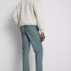 Dar kesim chino pantolon