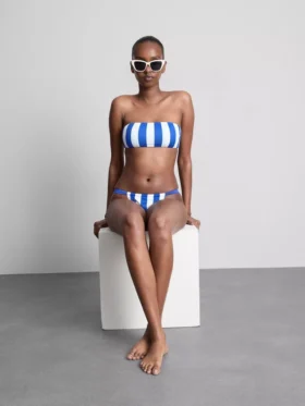 Desenli bandeau bikini üstü