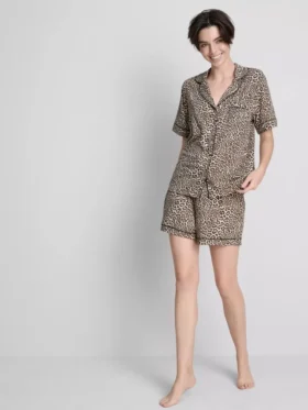 Desenli kısa erkek tarzı pijama Desenli kısa erkek tarzı pijama