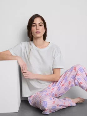 Desenli pamuklu pijama takımı Desenli pamuklu pijama takımı