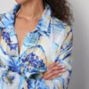Desenli pamuklu plaj düğmeli gömlek Desenli pamuklu plaj düğmeli gömlek