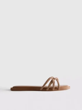 Diamanta örgülü mules sandaletler