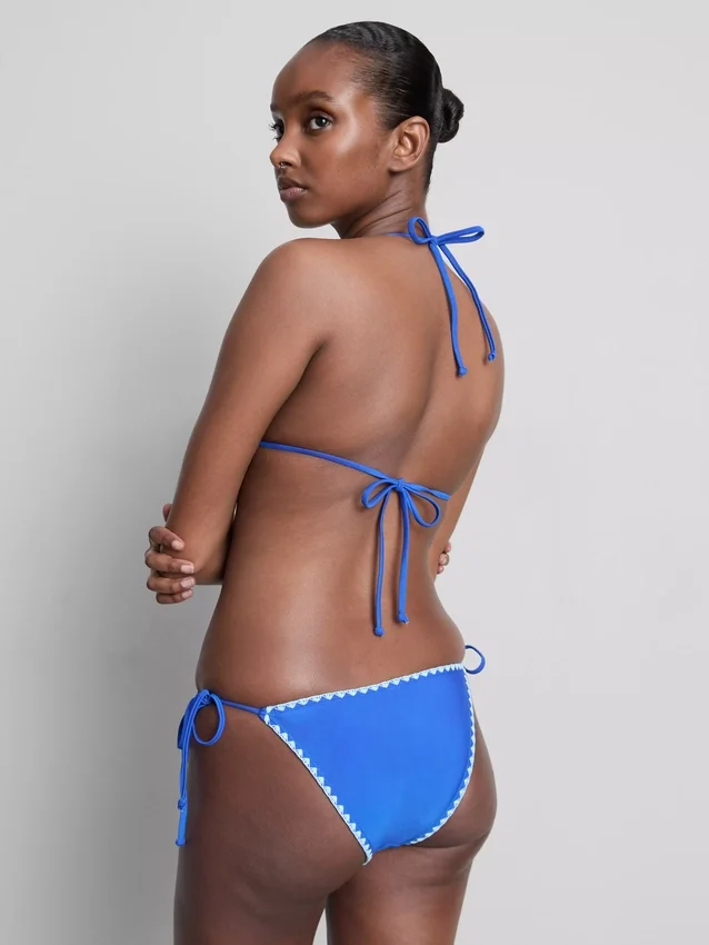 Dikiş detaylı, yan bağlamalı bikini alt Dikiş detaylı, yan bağlamalı bikini alt
