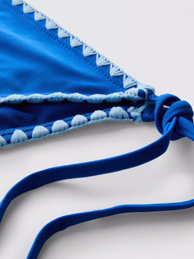 Dikiş detaylı, yan bağlamalı bikini alt Dikiş detaylı, yan bağlamalı bikini alt
