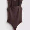 Dikişsiz kare yakalı bodysuit Dikişsiz kare yakalı bodysuit