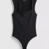 Dikişsiz kare yakalı bodysuit Dikişsiz kare yakalı bodysuit