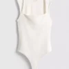 Dikişsiz kare yakalı bodysuit Dikişsiz kare yakalı bodysuit