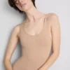 Dikişsiz korseyi ve toparlayıcı iç giyim bodysuit