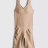 Dikişsiz korseyi ve toparlayıcı iç giyim bodysuit
