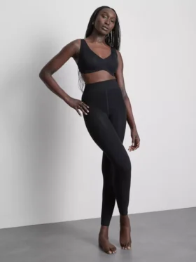 Dikişsiz, vücudu düzleştiren bralette Dikişsiz, vücudu düzleştiren bralette