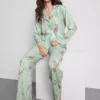 Disney’in Bambi çizgili boyfriend pijamaları Disney’in Bambi çizgili boyfriend pijamaları