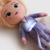 Disney’in Frozen serisinden Elsa peluş oyuncağı