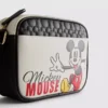 Disney’in Mickey Mouse çapraz askılı kamera çantası Disney’in Mickey Mouse çapraz askılı kamera çantası