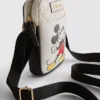 Disney’in mickey mouse çapraz askılı telefon tutacağı Disney’in mickey mouse çapraz askılı telefon tutacağı