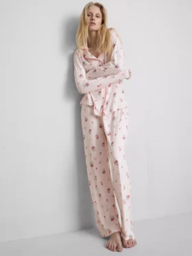 Disney’in Minnie Mouse desenli boyfriend pijamaları