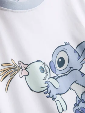Disney’in Stitch karakterli pamuklu desenli pijamaları