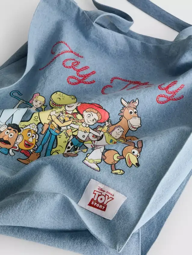 Disney Pixar’ın Toy Story alışveriş çantası Disney Pixar’ın Toy Story alışveriş çantası