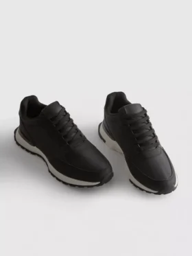 Düşük bilekli spor sneakerlar