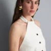 Dokulu, düğmeli halter yaka üst