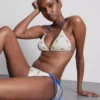 Dokulu limon desenli üçgen bikini üstü Dokulu limon desenli üçgen bikini üstü