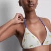 Dokulu limon desenli üçgen bikini üstü Dokulu limon desenli üçgen bikini üstü