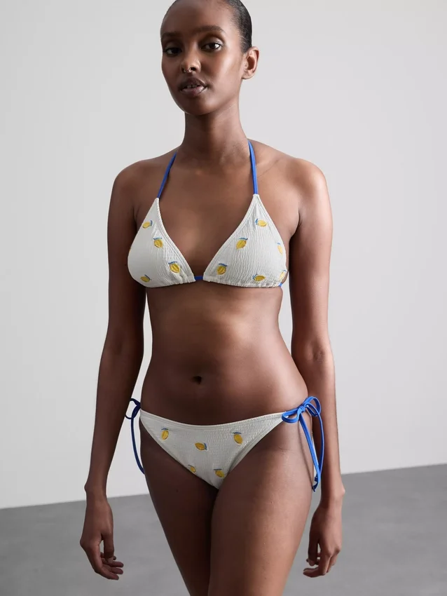 Dokulu limon desenli, yandan bağlamalı bikini altları Dokulu limon desenli, yandan bağlamalı bikini altları
