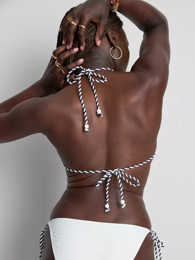Dolce işlemeli üçgen bikini üstü Dolce işlemeli üçgen bikini üstü