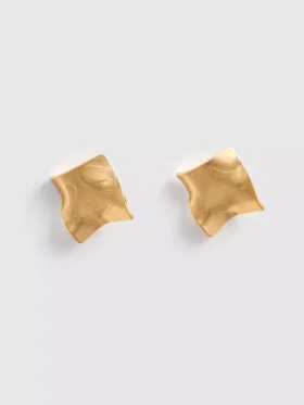 Erimiş metal kare saplamalı küpeler
