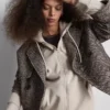 Fermuarlı kapüşonlu sweatshirt Fermuarlı kapüşonlu sweatshirt