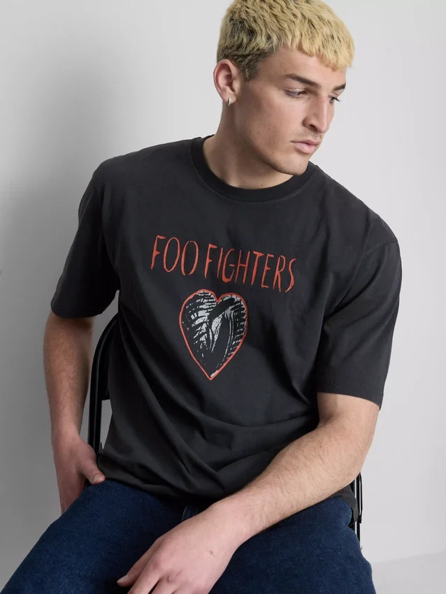 Foo Fighters desenli tişört Foo Fighters desenli tişört