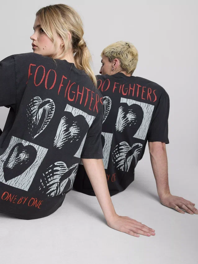 Foo Fighters desenli tişört Foo Fighters desenli tişört